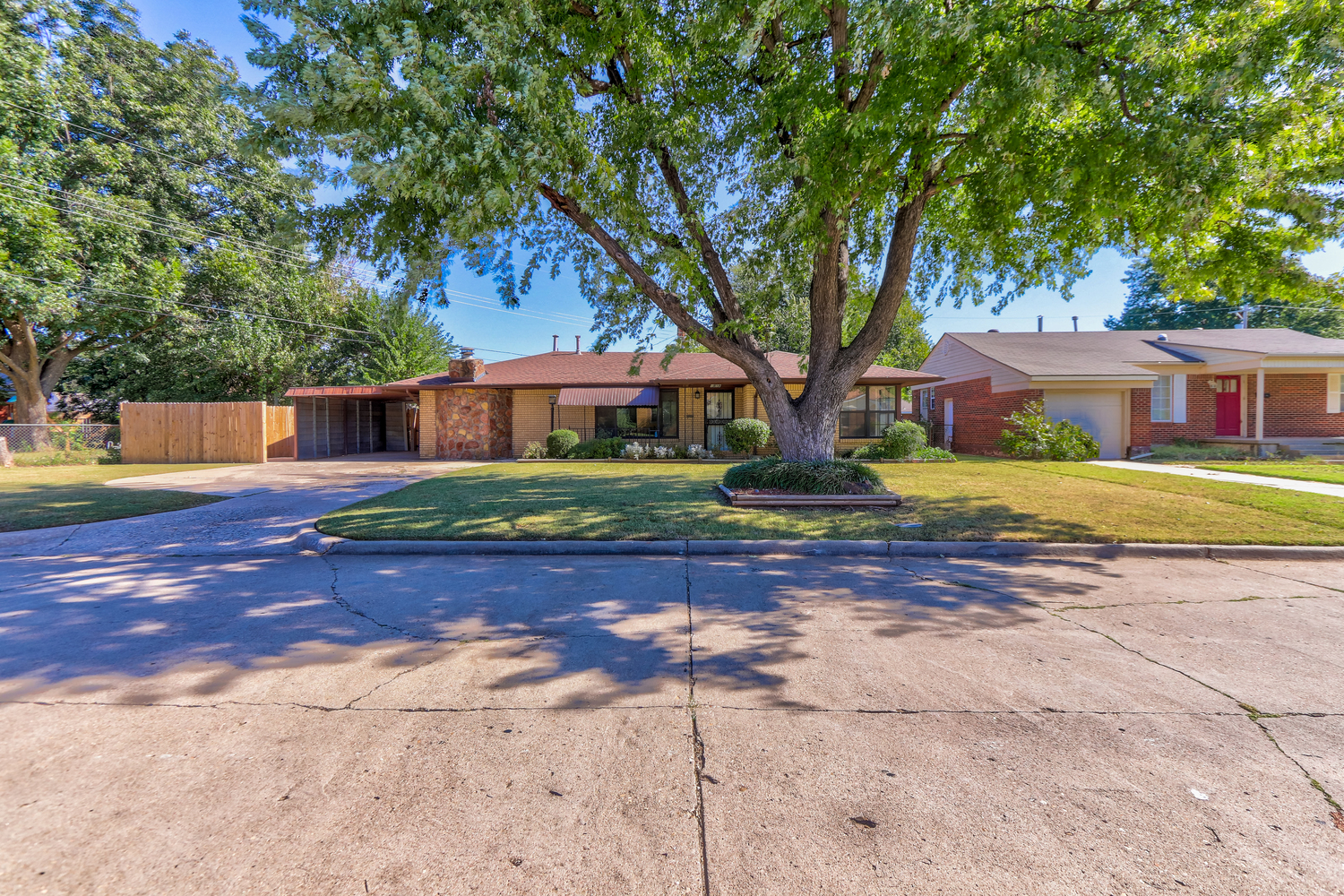 1818 North Roff Avenue Oklahoma City, Oklahoma 73107 Nested Tours